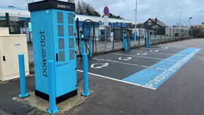 電気車両充電スタンド
