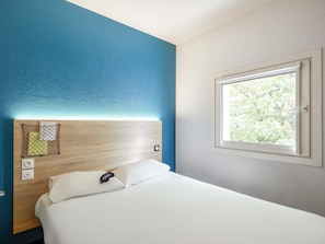 Individualmente mobiliados, cortinas blackout, quartos à prova de som