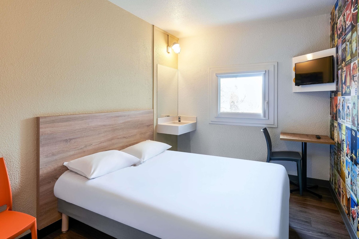 Room, 2 Twin Beds (Side Car) | Individually furnished, blackout drapes, soundproofing, free WiFi