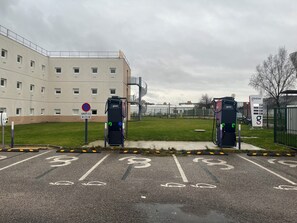 Electric vehicle charging station - hotelF1 Le Havre - Gonfreville (Gonfreville-l'Orcher)