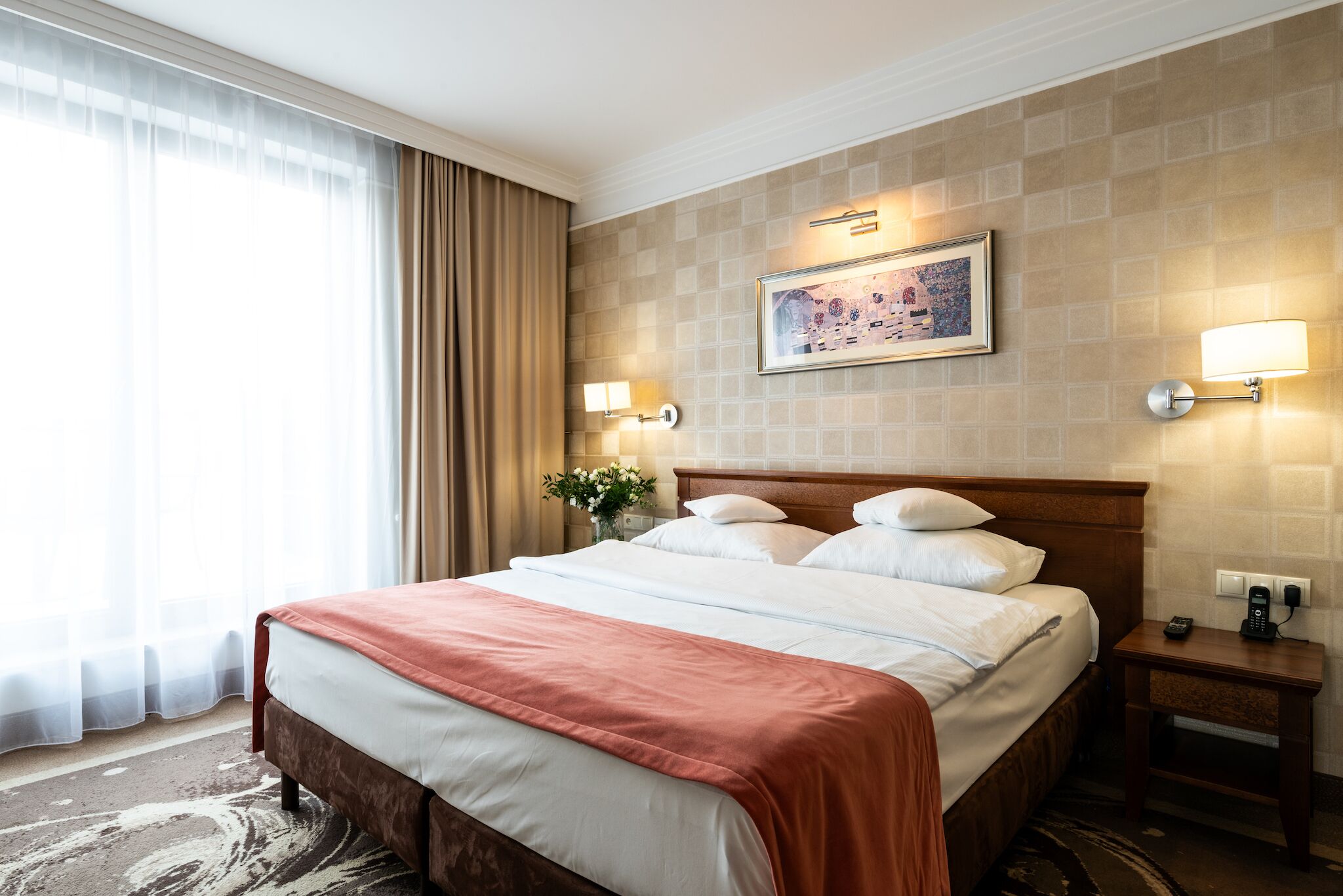 Apartment | Premium bedding, minibar, in-room safe, desk