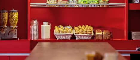 Tägliches Frühstücksbuffet (5.9 EUR pro Person)