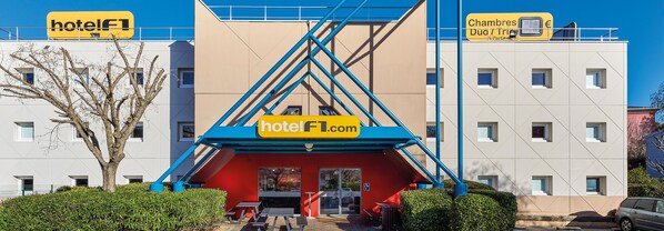 Front of property - hotelF1 Cholet (Cholet)