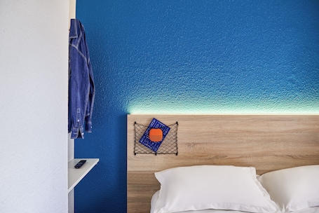 Room, 1 Double Bed, Private Bathroom (Cabrio) | Desk, blackout drapes, free WiFi, bed sheets