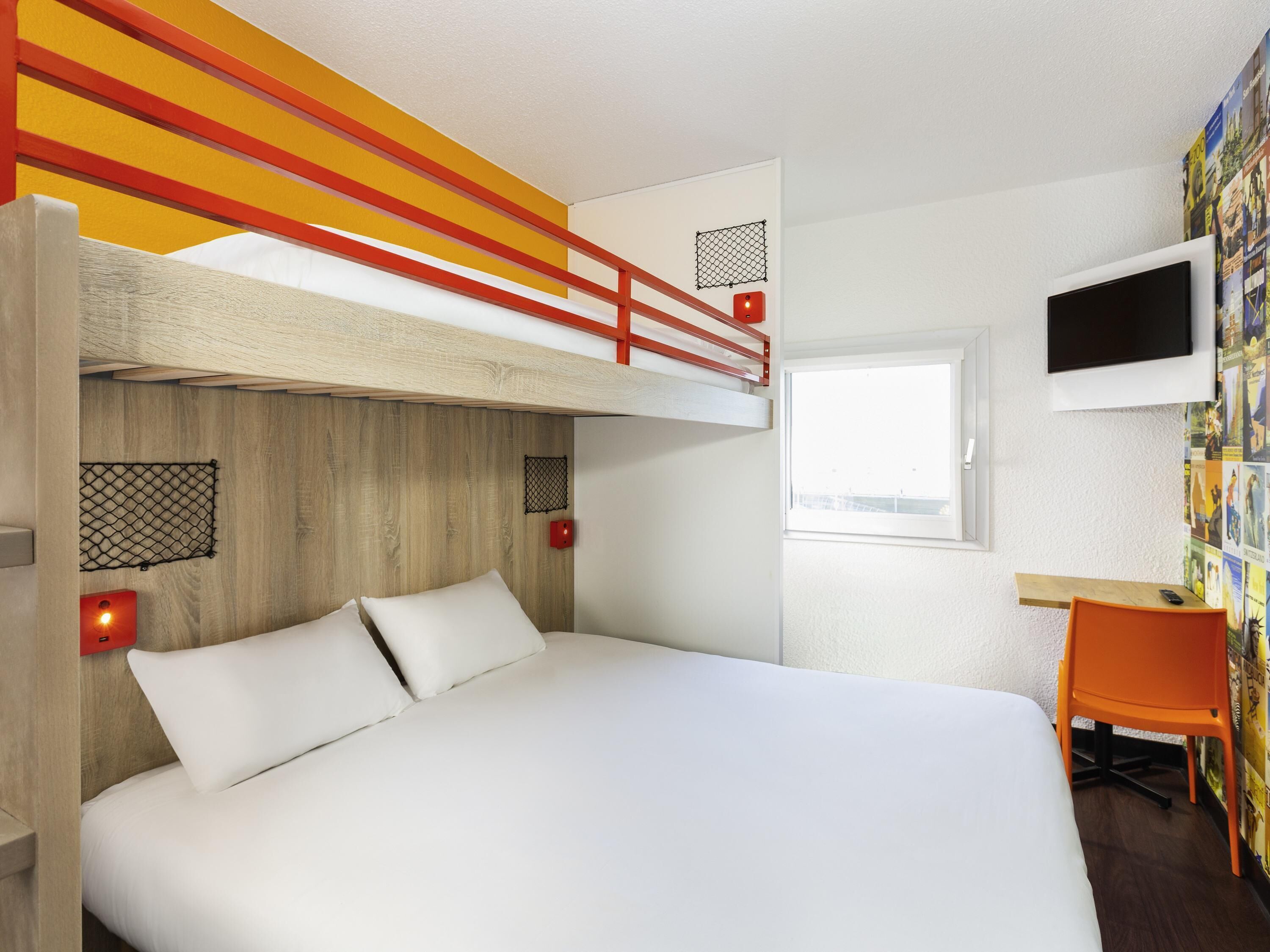 Quarto, 3 camas de solteiro (Break) | Escrivaninha, cortinas blackout, Wi-Fi de cortesia, roupa de cama