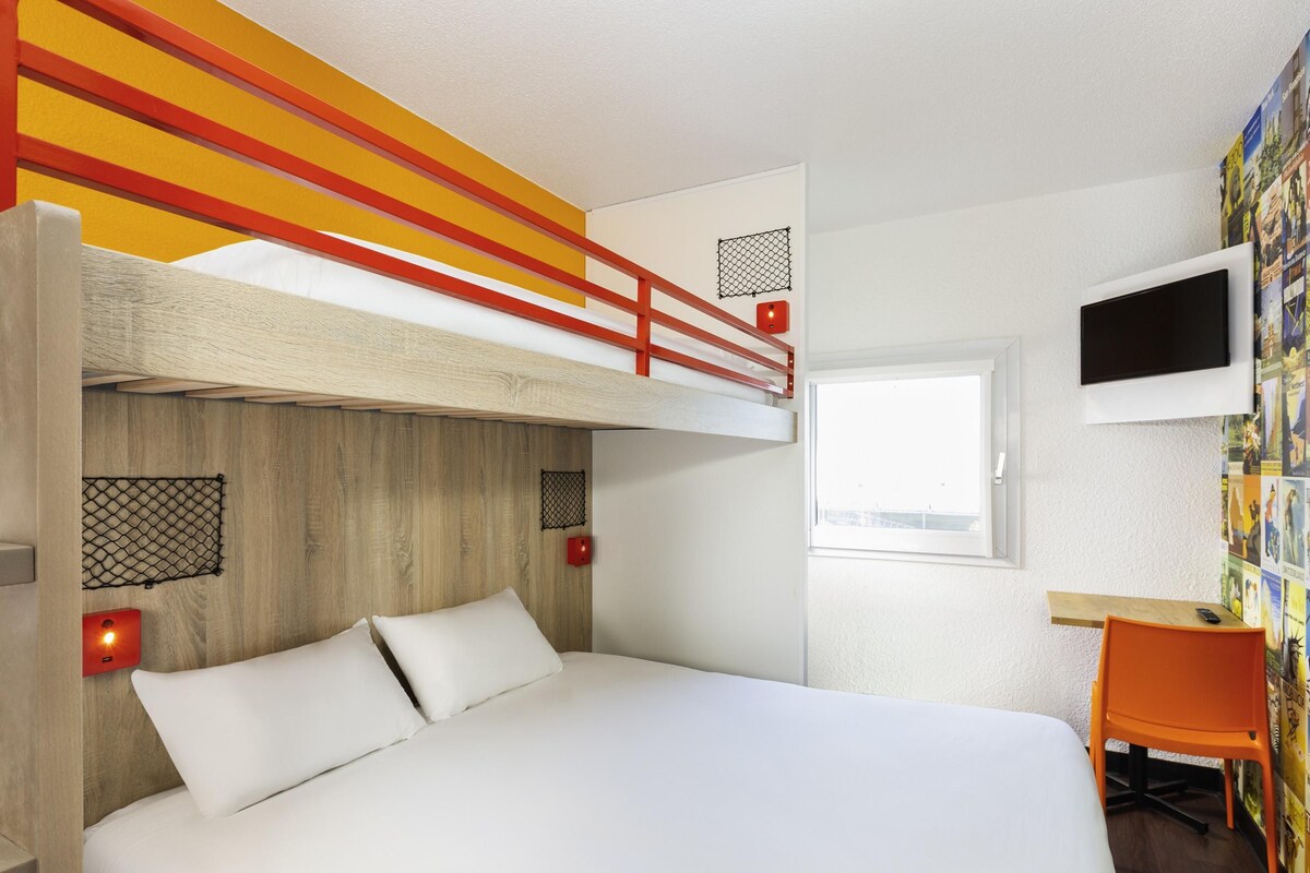 Habitación, 3 camas individuales (Break) | Escritorio, cortinas opacas, wifi gratis y ropa de cama