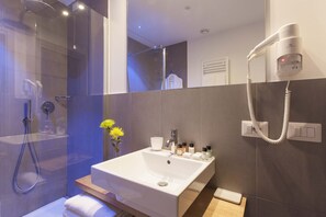Standard Double Room | Frette Italian sheets, in-room safe, desk, blackout curtains - Giuturna Boutique Hotel (Rome)