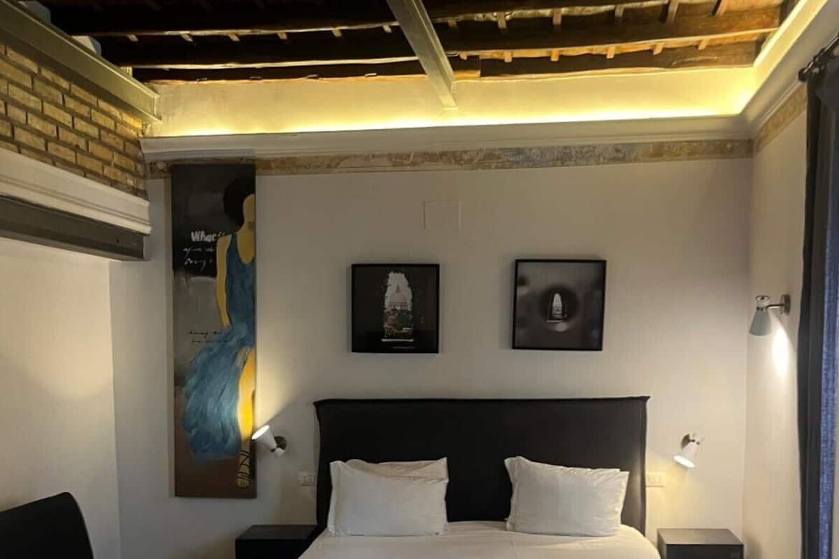 Double Room, Annex Building | Frette Italian sheets, in-room safe, desk, blackout drapes