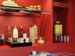 Buffet déjeuner (5.90 EUR par personne)