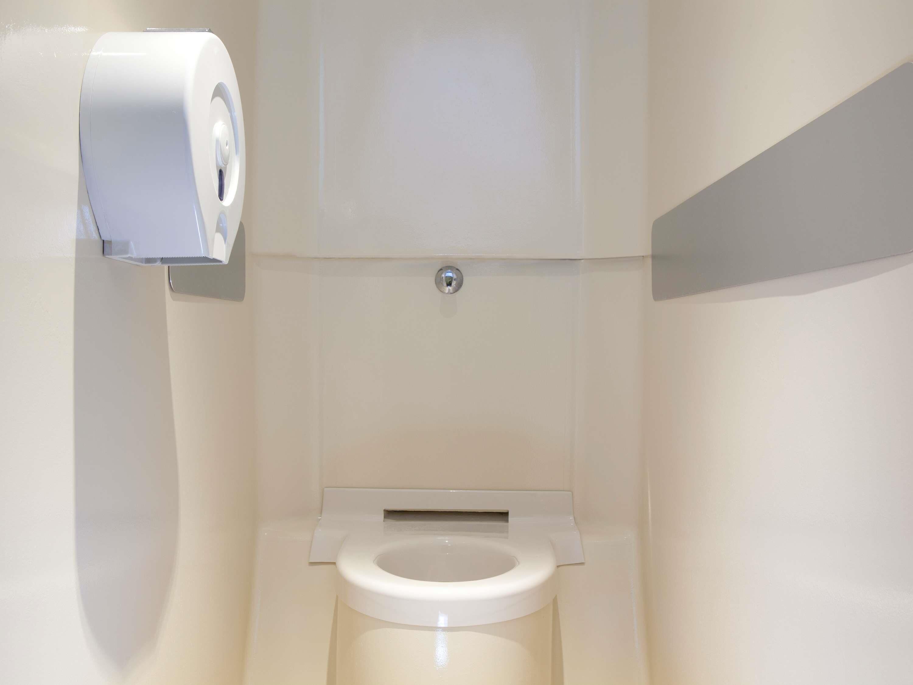 Habitación, 1 cama matrimonial | Cunas gratuitas, wifi gratis y ropa de cama 