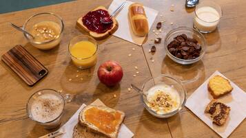 Daily buffet breakfast (EUR 5.90 per person)