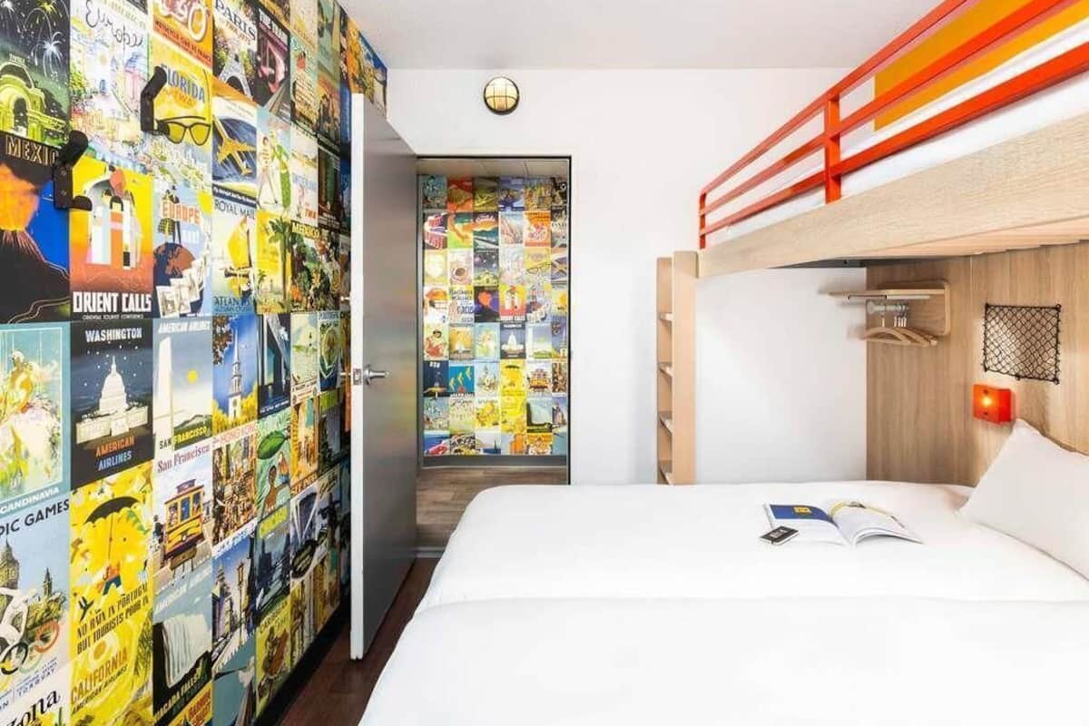 Room, 1 Double Bed | Free cribs/infant beds, free WiFi, bed sheets