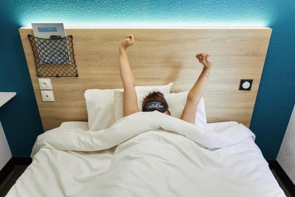 Room, 1 Double Bed, Private Bathroom (Cabrio) | Desk, free WiFi, bed sheets