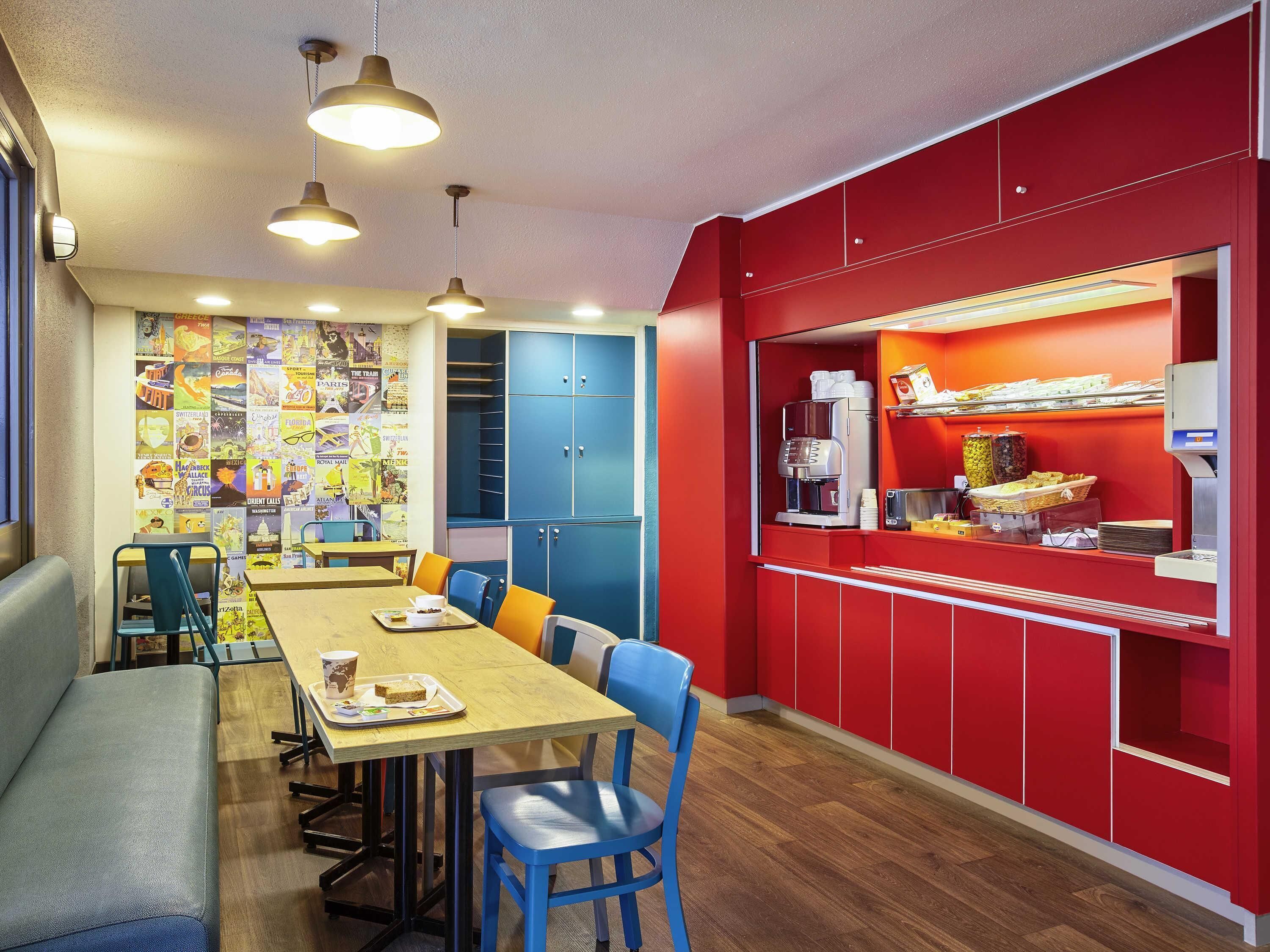 Tägliches Frühstücksbuffet (6.90 EUR pro Person)