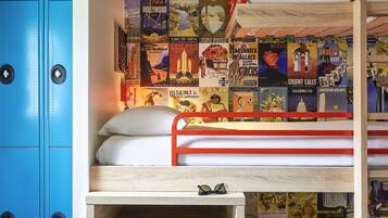 Desk, free cribs/infant beds, free WiFi, bed sheets