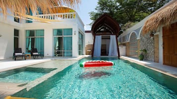 Outdoor pool, pool umbrellas, sun loungers