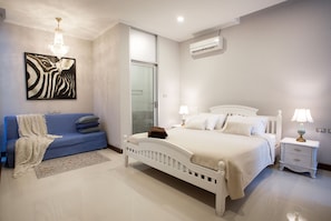 Family Villa, Multiple Bedrooms, Non Smoking, Private Pool | 7 bedrooms, in-room safe, blackout curtains, iron/ironing board - Nagawari Art Maldives BBQ Pattaya Villa (Sattahip)