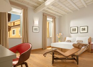 Ambassador Suite | Premium bedding, minibar, in-room safe, soundproofing - Palazzo Scanderbeg (Rome)