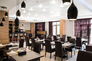 Breakfast, lunch, dinner served; Modern European cuisine - Solutel (Bishkek)