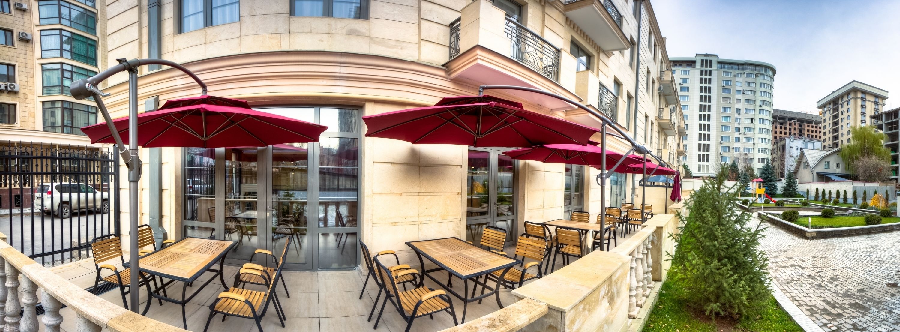 Breakfast, lunch, dinner served; Modern European cuisine 