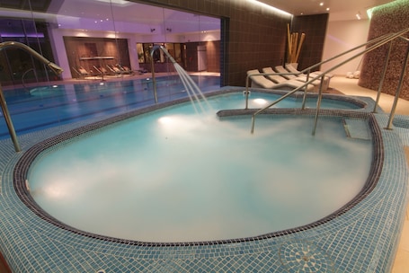 Indoor pool. Parklands Hotel & Country Club