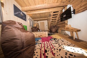 傳統公寓, 3 間臥室, 三溫暖 | 客房內保險箱、遮光布/窗簾、熨斗/熨衣板、免費無線上網