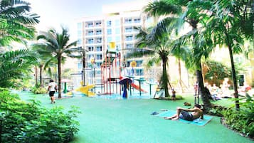 Family Suite with Sofa Bed, Pool Access | 1 bedroom, desk, free WiFi