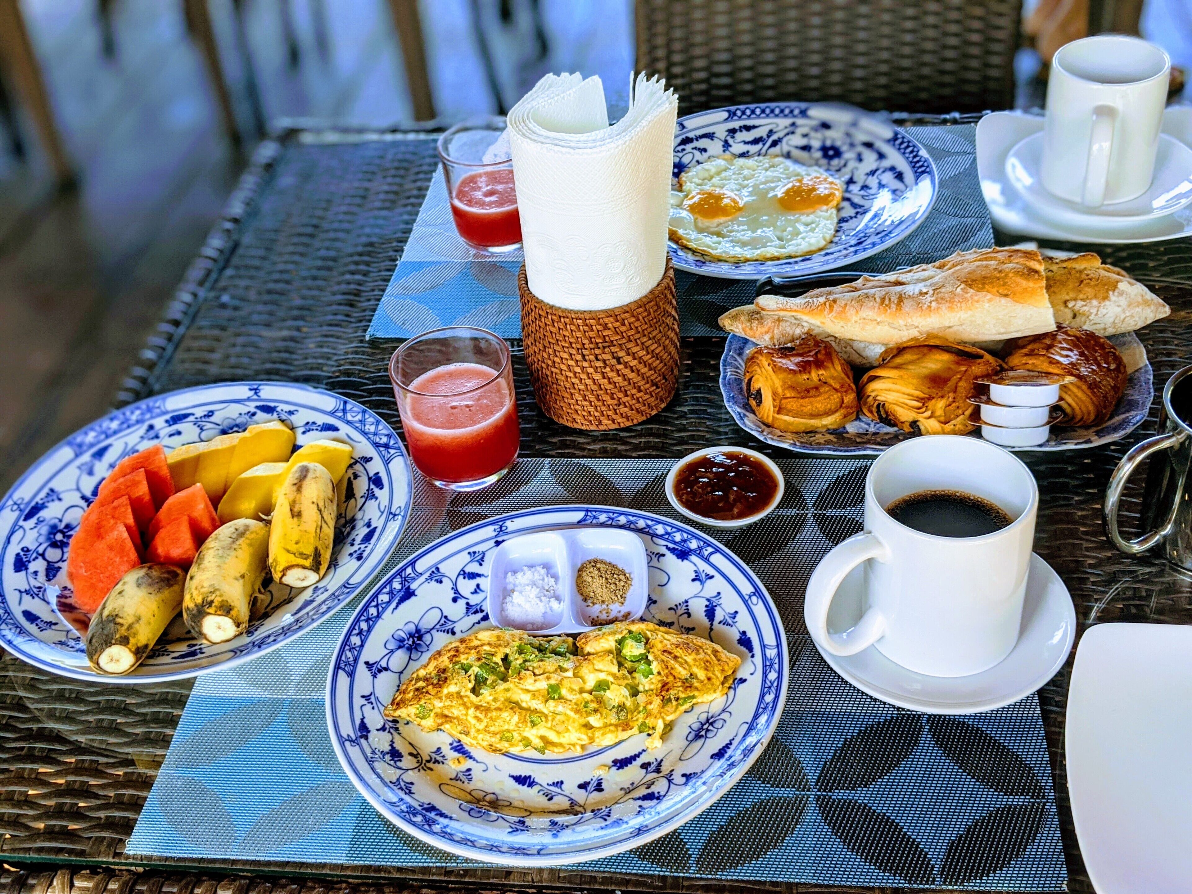 daily continental breakfast (usd 6.50 per person)