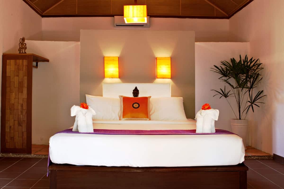 superior bungalow | desk, blackout curtains, free wifi, bed sheets