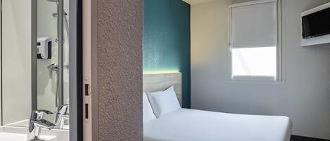 Zimmer, 1 Doppelbett, eigenes Bad (Cabrio) | Schreibtisch, kostenloses WLAN, Bettwäsche