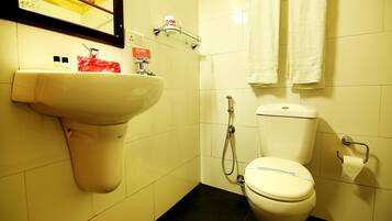 Standard Double or Twin Room, 1 Double Bed, Private Bathroom | Bathroom | Shower, free toiletries, towels