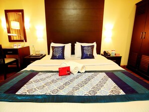Standard Double or Twin Room, 1 Double Bed, Private Bathroom | In-room safe, desk