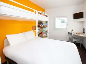 Room, Multiple Beds (Break) | Desk, free cots/infant beds, free WiFi, bed sheets - hotelF1 Thonon Les Bains Est (Marin)