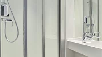 Habitación, 1 cama doble, baño privado (Cabrio) | Baño | Artículos de higiene personal ecológicos y toallas