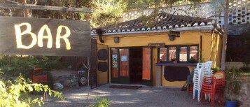 Bar (en la propiedad)