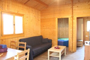 Premium Bungalow, 2 Bedrooms | Free WiFi