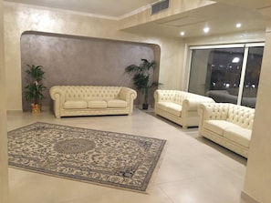 Sala de estar en el lobby