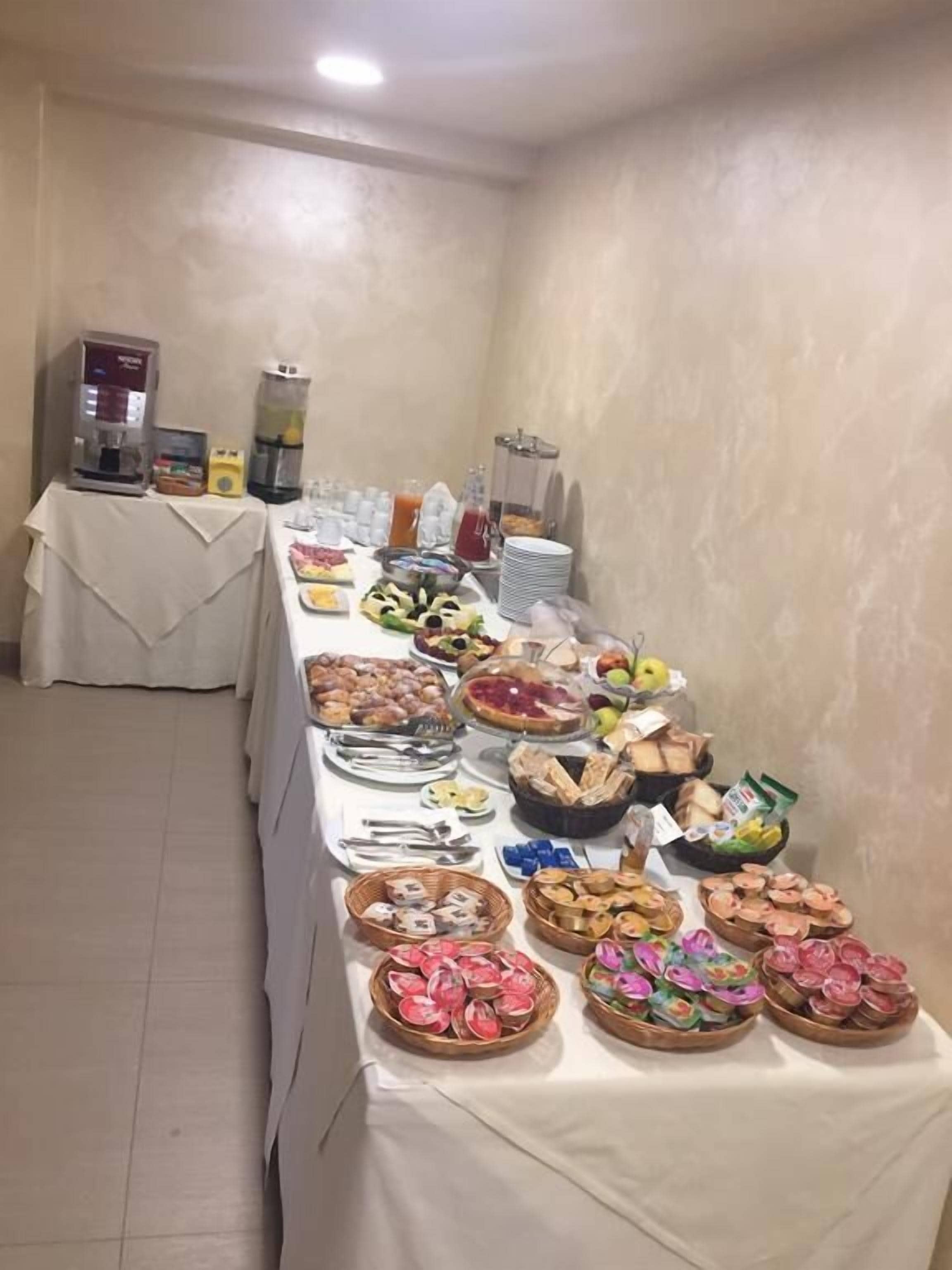 Tägliches inbegriffenes Frühstücksbuffet
