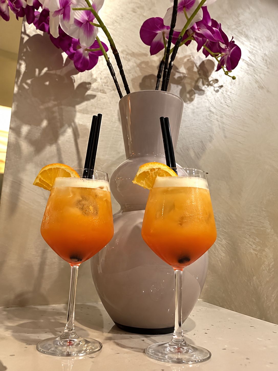 Lobby-lounge