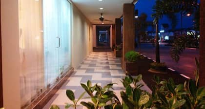 Hotel CheckedInn