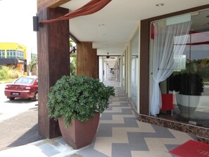 Exterior - Hotel CheckedInn (Ipoh)