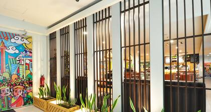 MaxOneHotels.com at Kramat