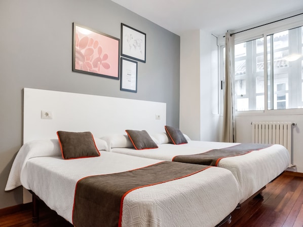 Dreibettzimmer, Gemeinschaftsbad