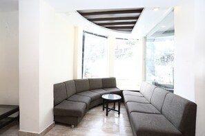 Lobby - OYO 1722 Hotel Howard (Mussoorie)