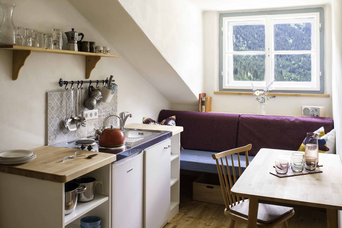 Panoramic Apartment, 2 Bedrooms, Balcony, Mountainside | Private kitchen