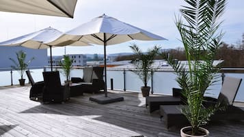 Sun deck