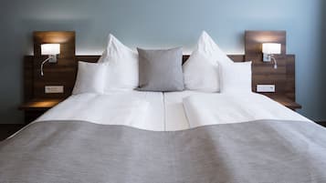 Doppel- oder Zweibettzimmer | Hochwertige Bettwaren, Minibar, Zimmersafe, individuell dekoriert