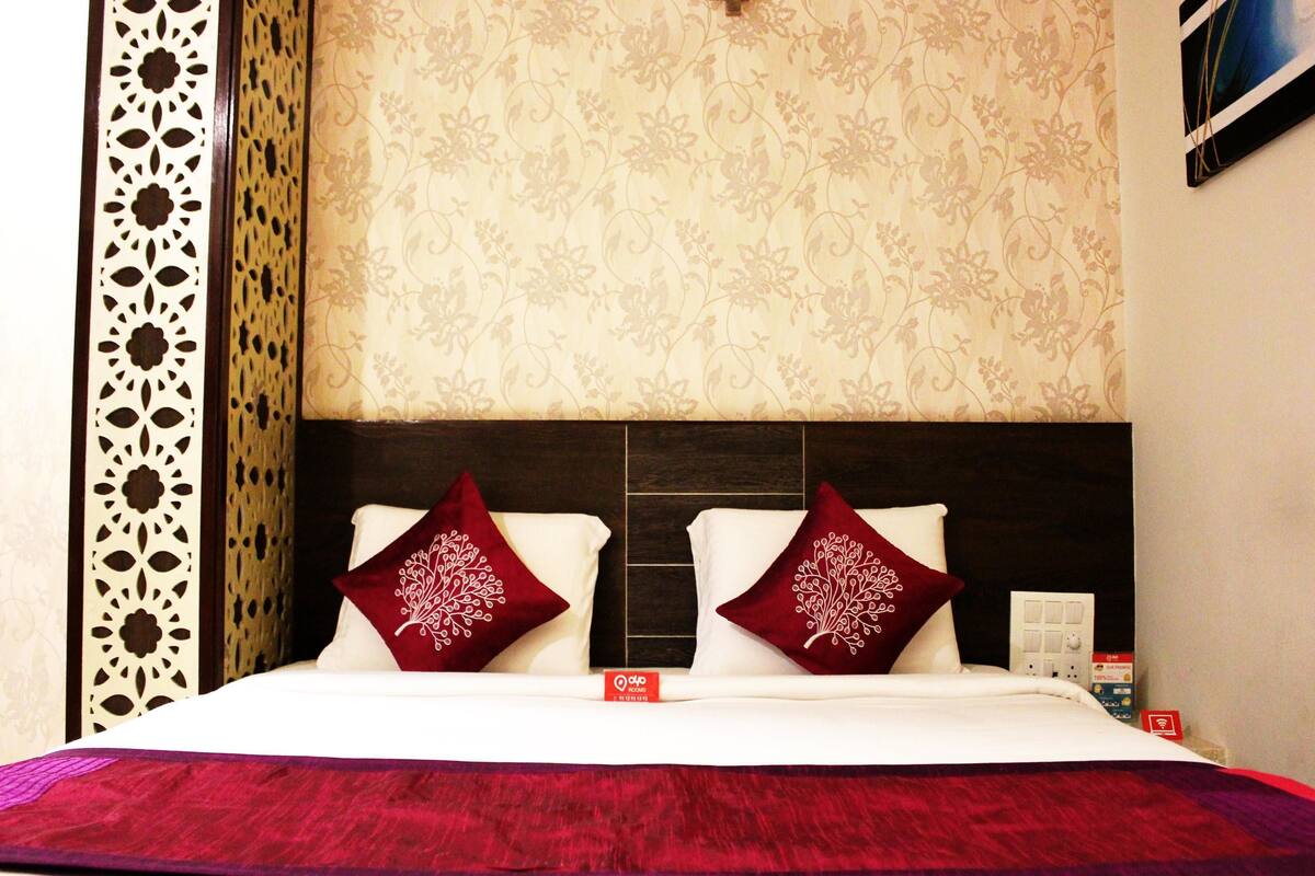 Standard Double or Twin Room, 1 Bedroom, Private Bathroom | In-room safe, desk, free WiFi
