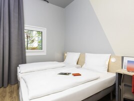 Ropa de cama hipoalergénica, escritorio y cortinas blackout 