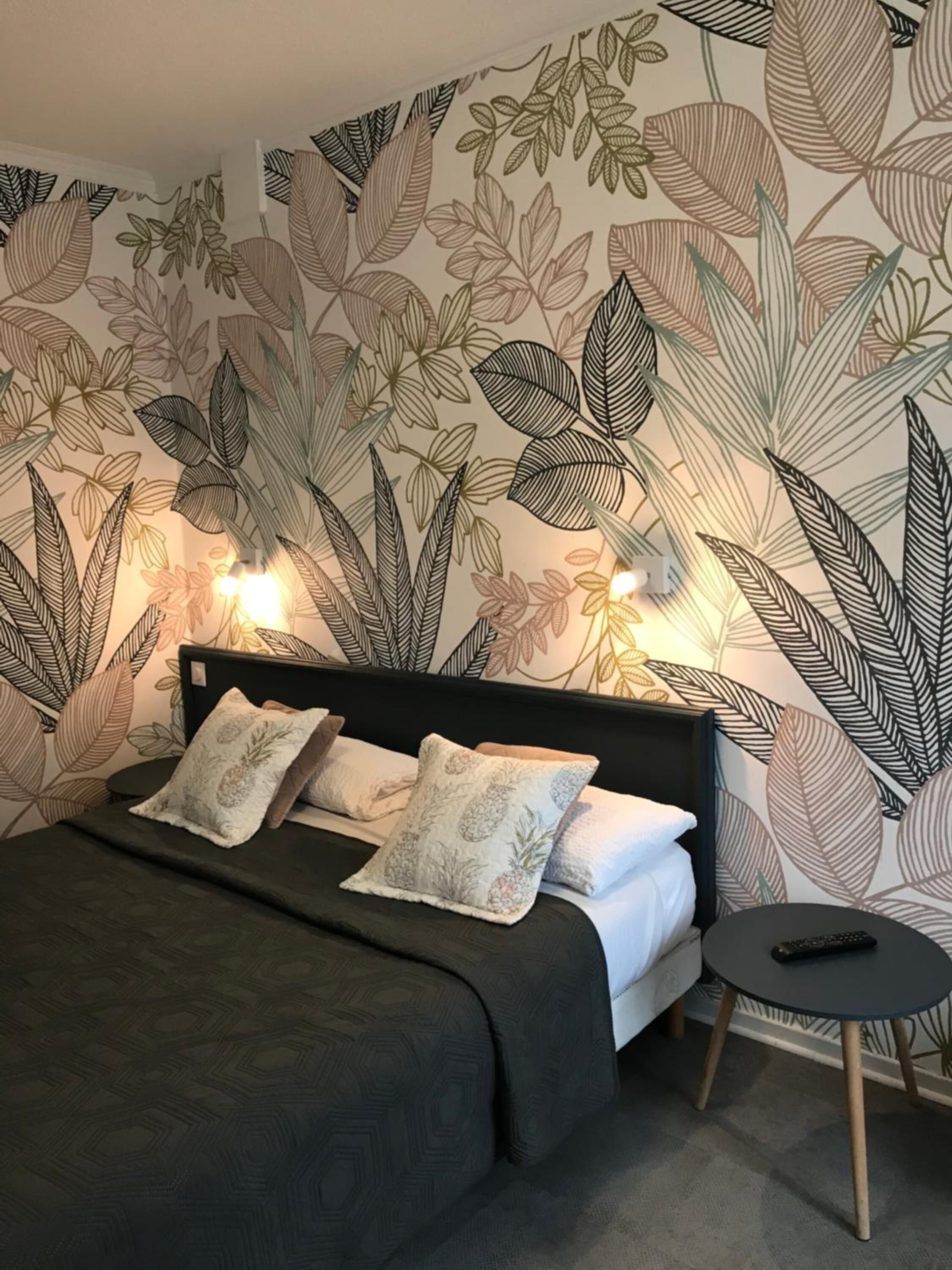 premium bedding, desk, soundproofing, cots/infant beds